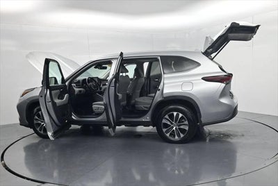 2024 Toyota Highlander Hybrid XLE