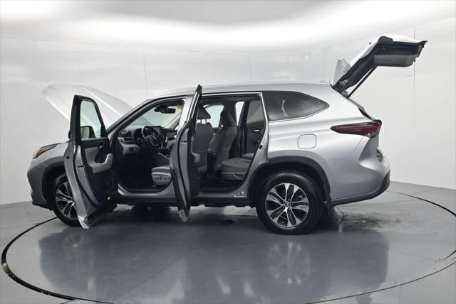 2024 Toyota Highlander Hybrid XLE
