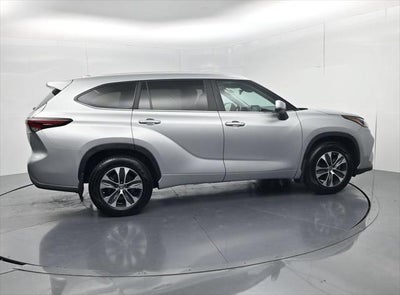 2024 Toyota Highlander Hybrid XLE