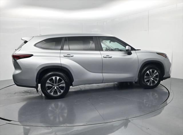 2024 Toyota Highlander Hybrid XLE