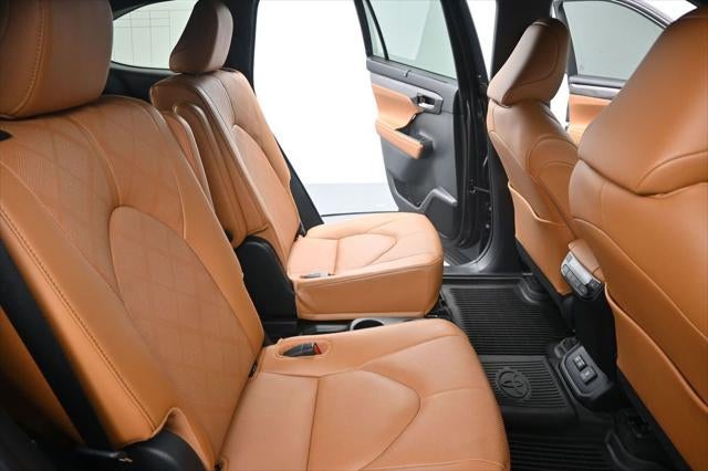 2024 Toyota Highlander Platinum