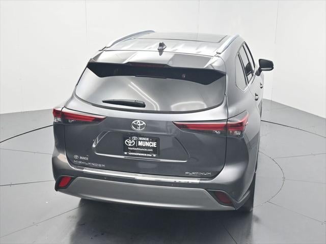 2024 Toyota Highlander Platinum