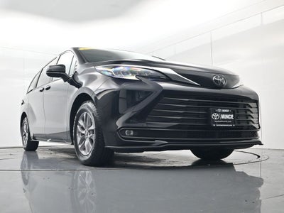 2026 Toyota Sienna XLE 8 Passenger