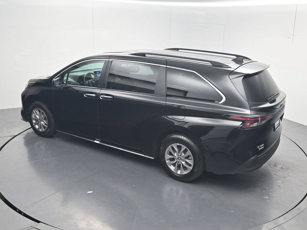 2026 Toyota Sienna XLE 8 Passenger