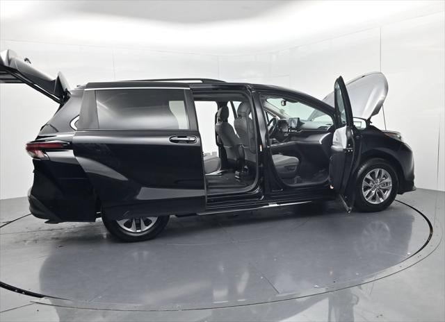 2026 Toyota Sienna XLE 8 Passenger