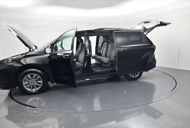 2026 Toyota Sienna XLE 8 Passenger