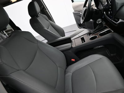 2024 Toyota Sienna XLE 8 Passenger