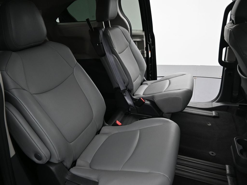 2024 Toyota Sienna XLE 8 Passenger