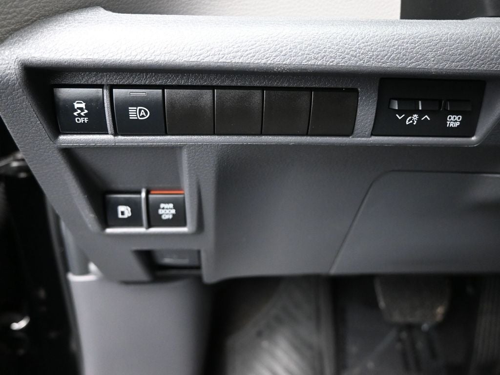 2024 Toyota Sienna XLE 8 Passenger