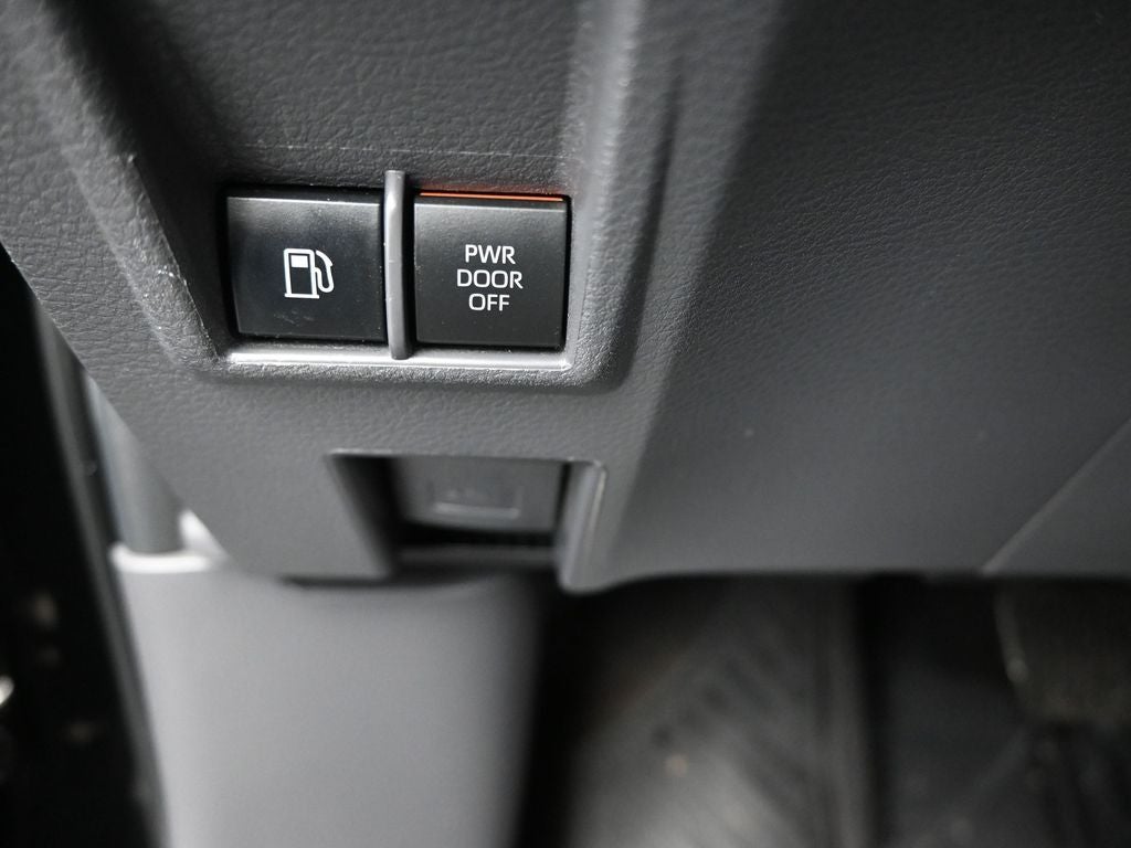 2024 Toyota Sienna XLE 8 Passenger