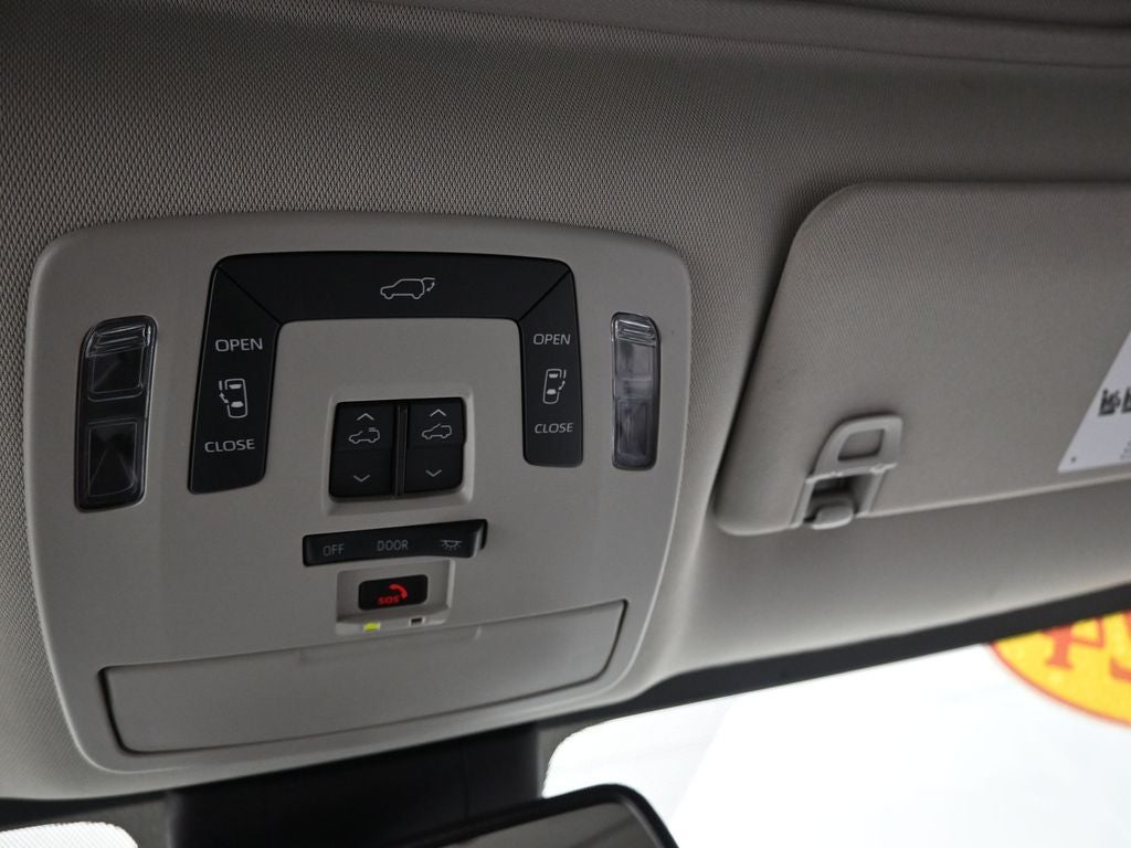 2024 Toyota Sienna XLE 8 Passenger