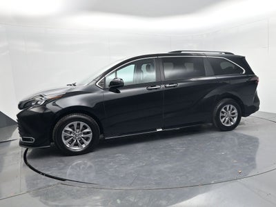 2024 Toyota Sienna XLE 8 Passenger