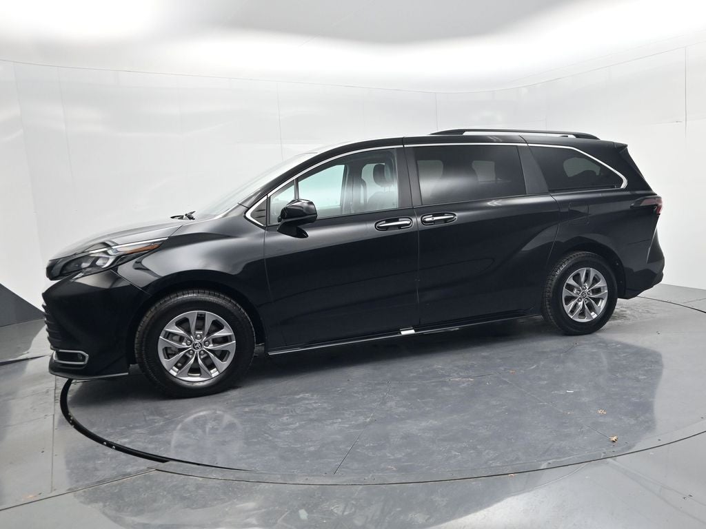 2024 Toyota Sienna XLE 8 Passenger