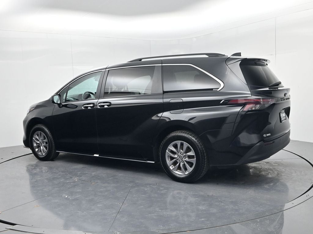 2024 Toyota Sienna XLE 8 Passenger