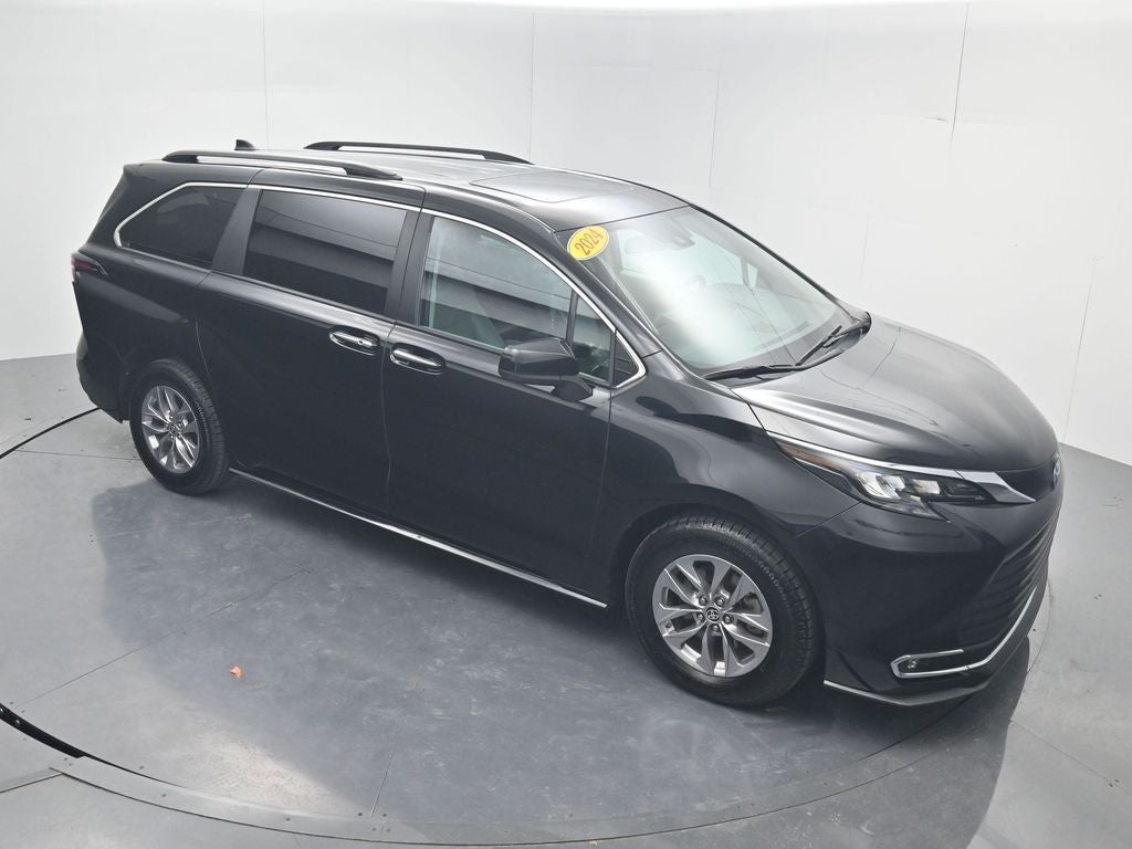 2024 Toyota Sienna XLE 8 Passenger