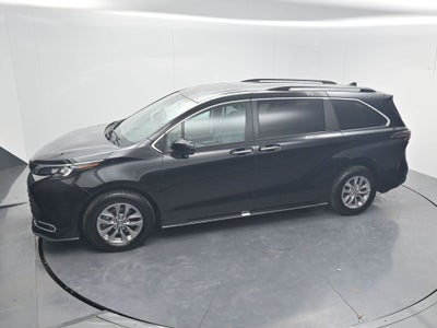 2024 Toyota Sienna XLE 8 Passenger