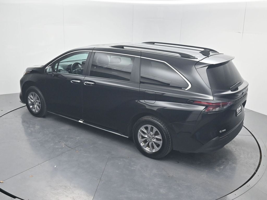 2024 Toyota Sienna XLE 8 Passenger