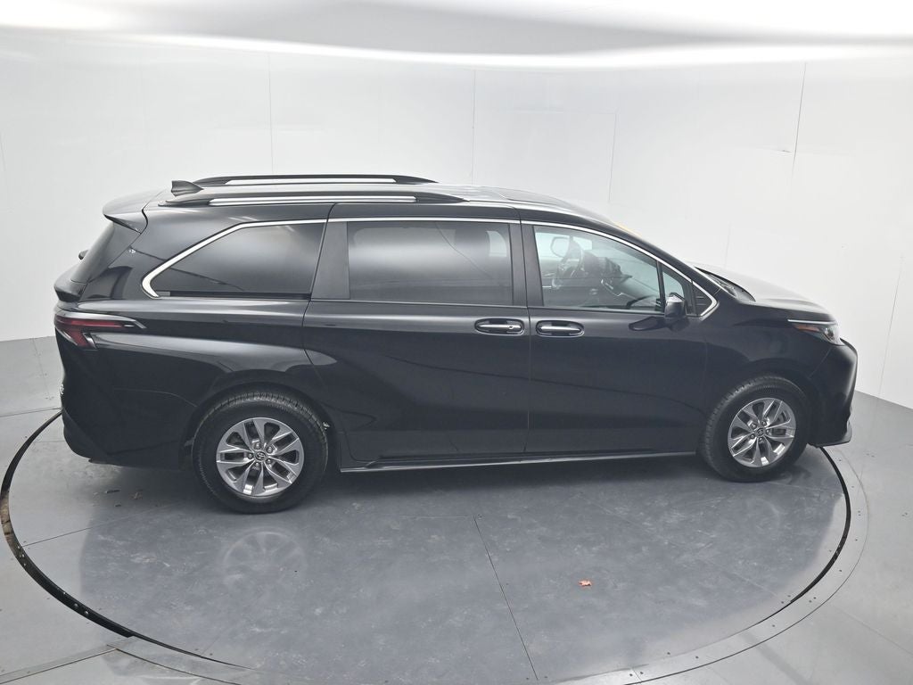 2024 Toyota Sienna XLE 8 Passenger