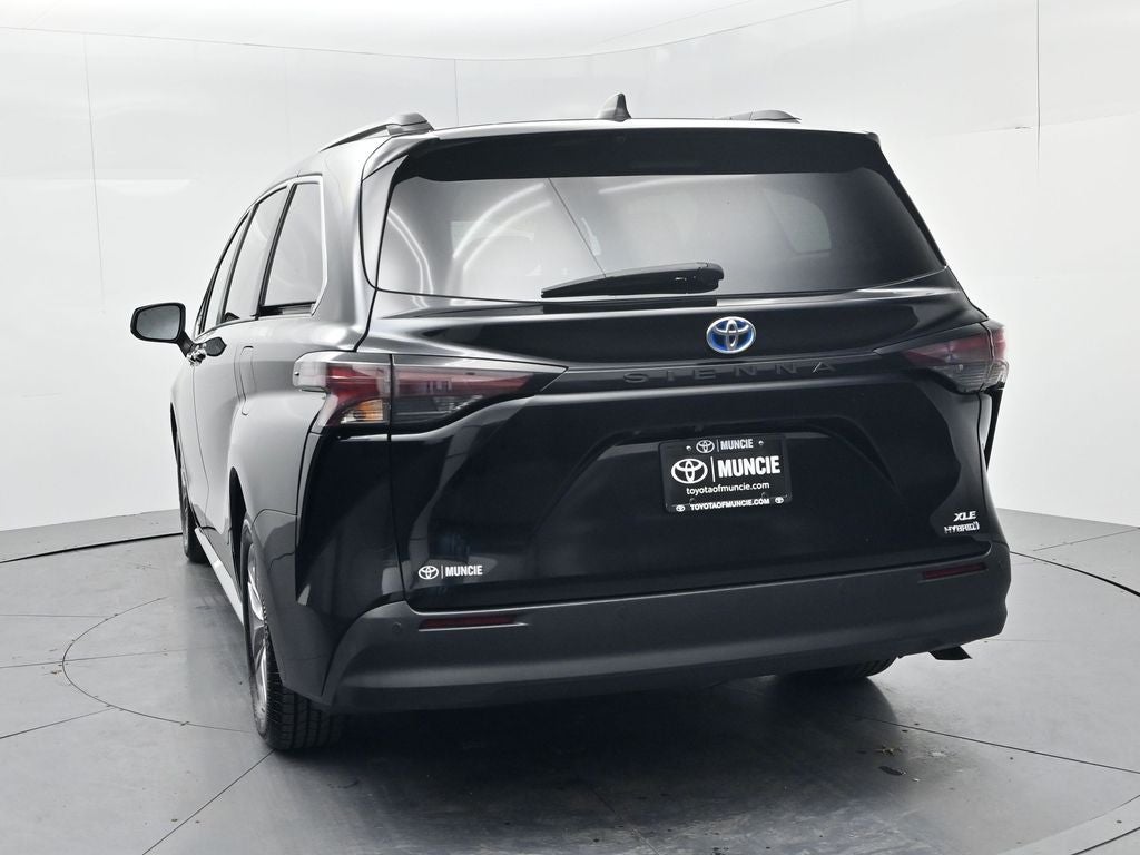 2024 Toyota Sienna XLE 8 Passenger