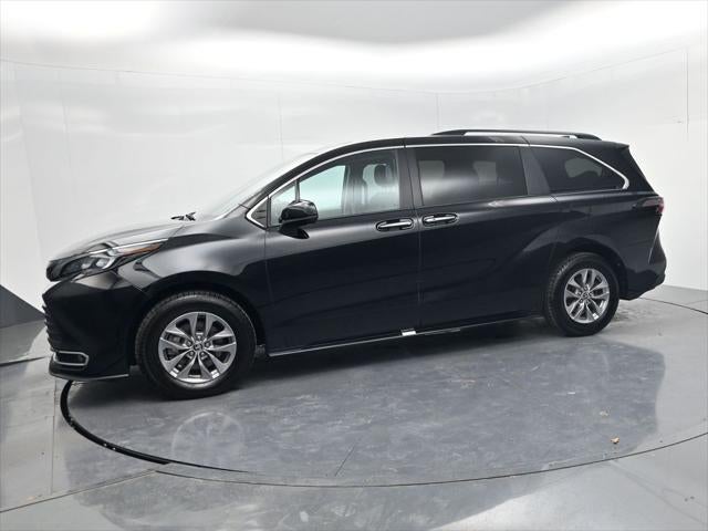 2024 Toyota Sienna XLE 8 Passenger