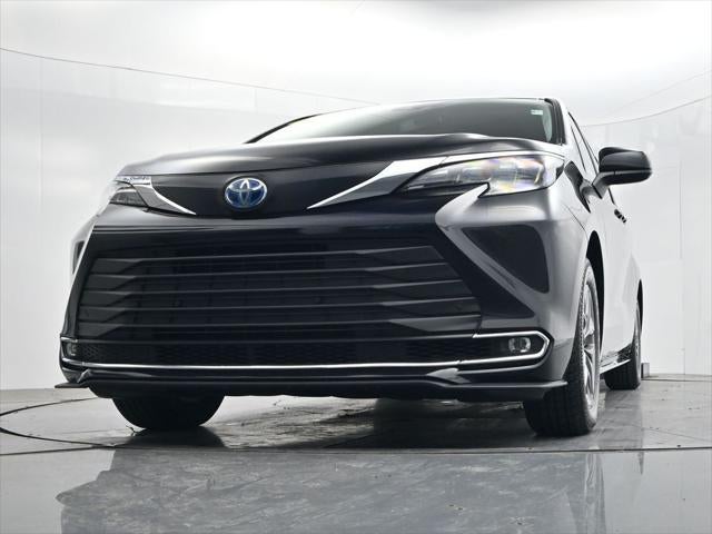 2024 Toyota Sienna XLE 8 Passenger