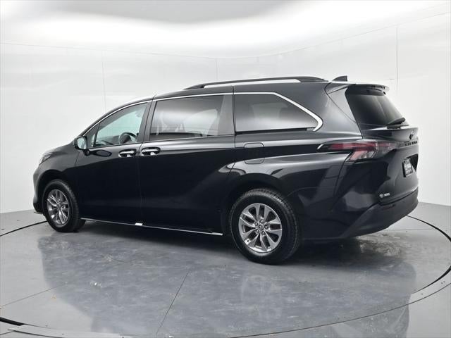 2024 Toyota Sienna XLE 8 Passenger