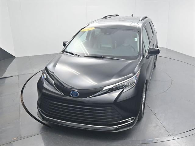 2024 Toyota Sienna XLE 8 Passenger