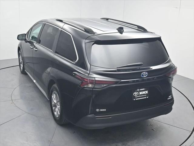 2024 Toyota Sienna XLE 8 Passenger