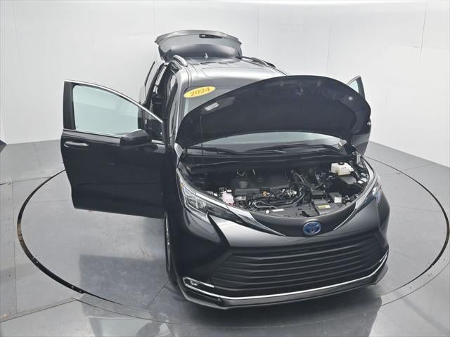 2024 Toyota Sienna XLE 8 Passenger