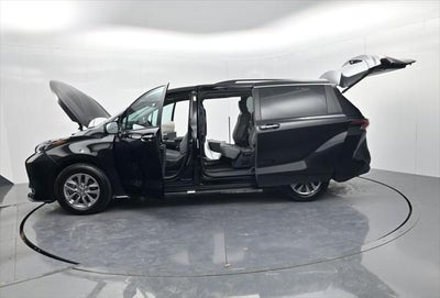 2024 Toyota Sienna XLE 8 Passenger