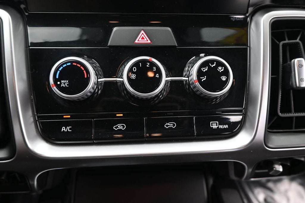 2023 Kia Sorento LX
