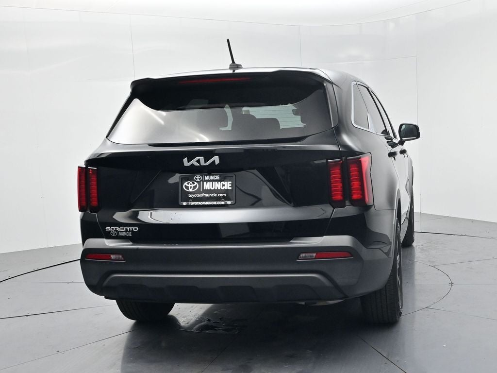 2023 Kia Sorento LX