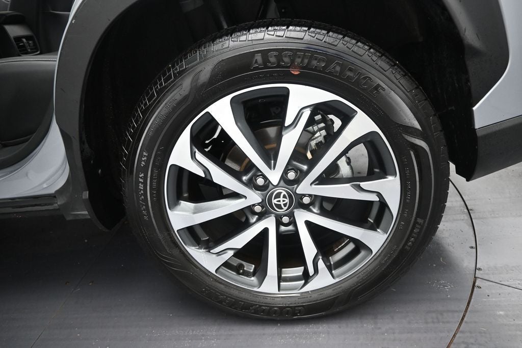 2025 Toyota Corolla Cross XLE