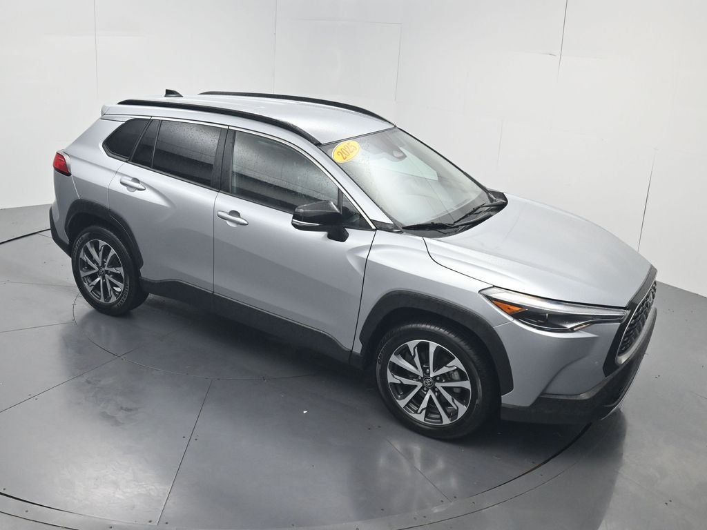 2025 Toyota Corolla Cross XLE