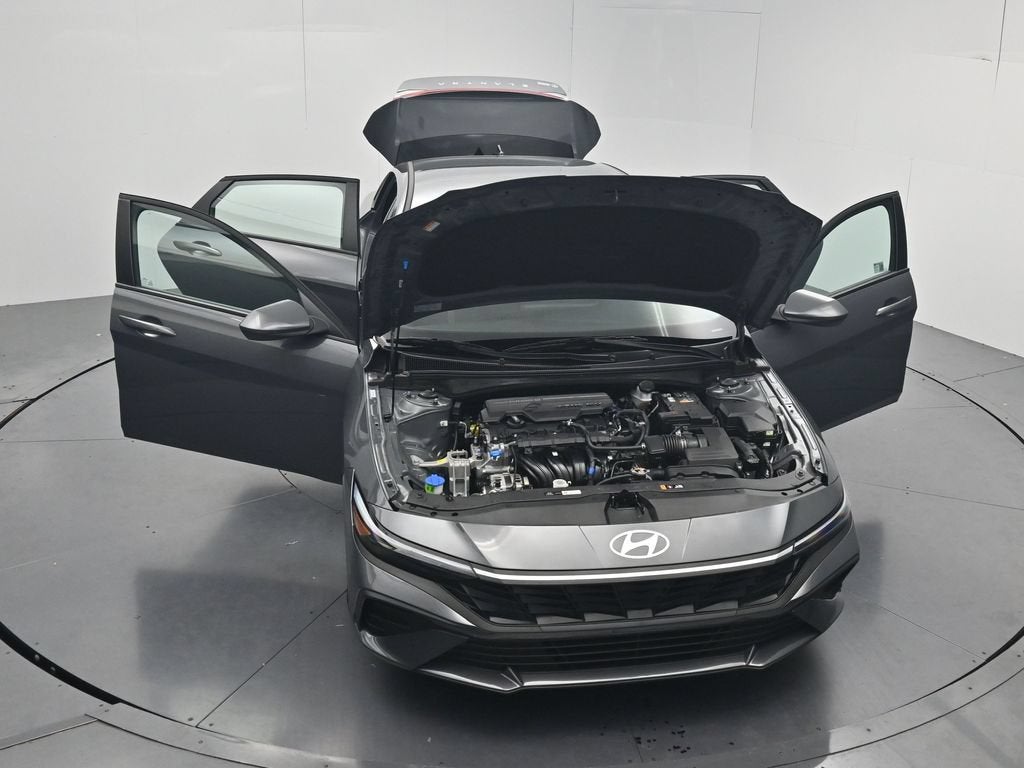 2025 Hyundai Elantra SE
