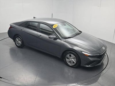2025 Hyundai Elantra SE