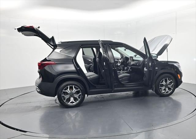 2023 Kia Seltos EX