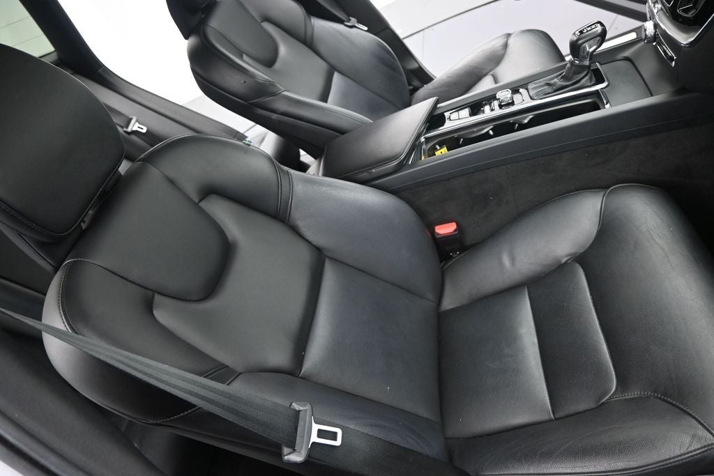 2019 Volvo XC60 T5 Momentum