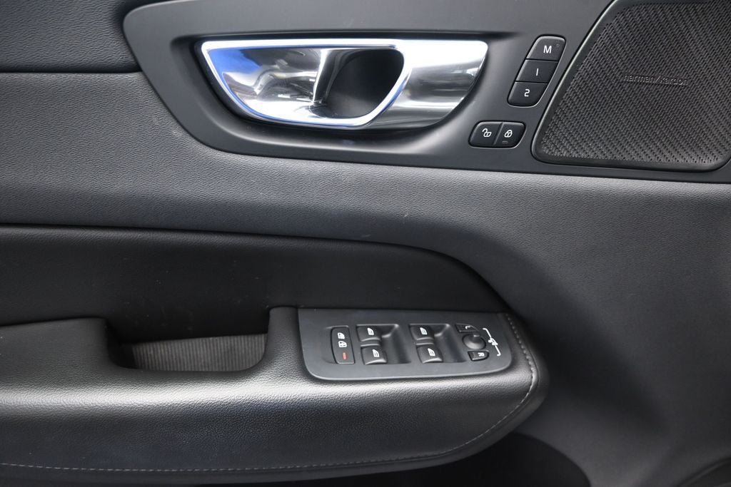 2019 Volvo XC60 T5 Momentum