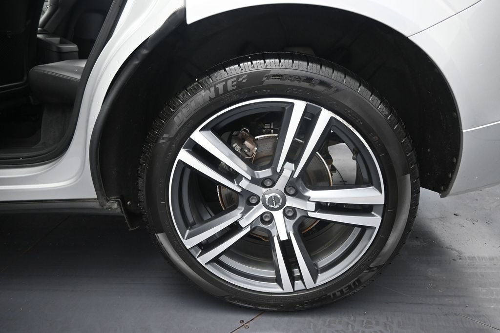 2019 Volvo XC60 T5 Momentum