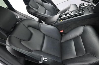 2019 Volvo XC60 T5 Momentum