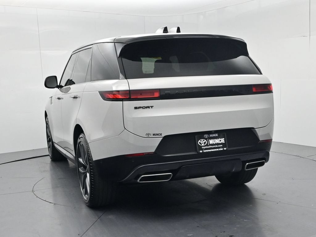 2025 Land Rover Range Rover Sport SE