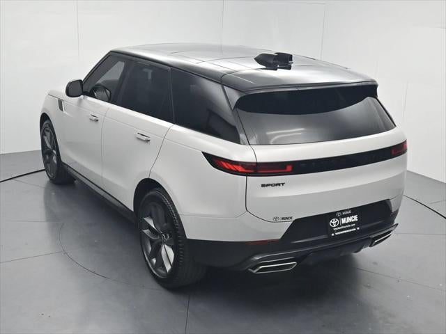 2025 Land Rover Range Rover Sport SE