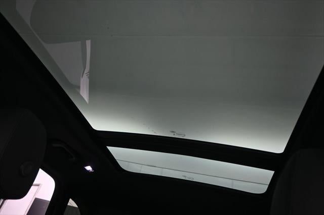 2025 Land Rover Range Rover Velar Dynamic SE