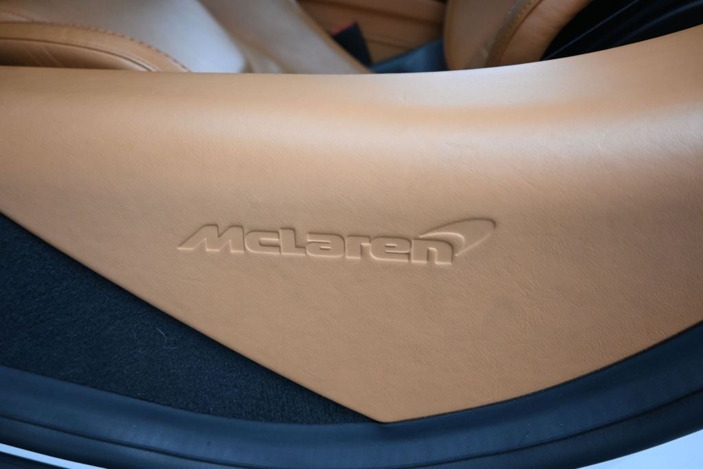 2022 McLaren GT Base