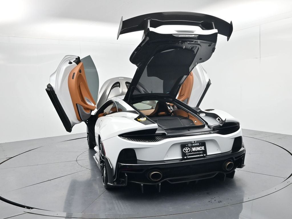 2022 McLaren GT Base