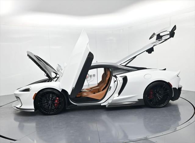 2022 McLaren GT Base