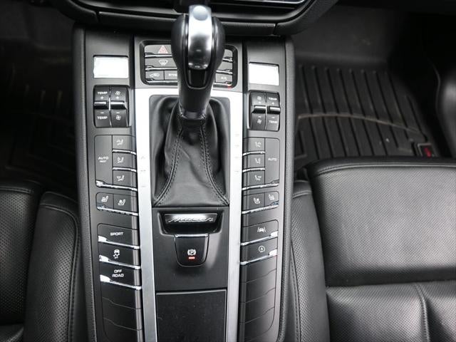 2021 Porsche Macan Base