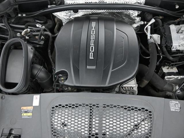 2021 Porsche Macan Base