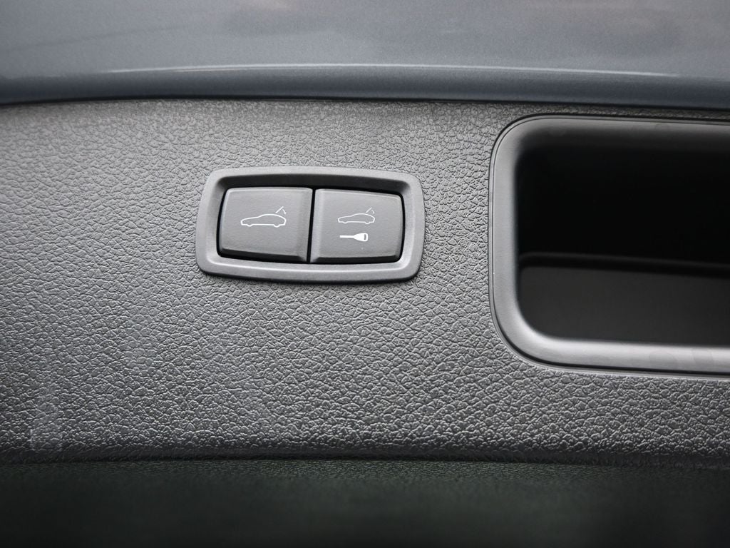 2024 Porsche Macan T